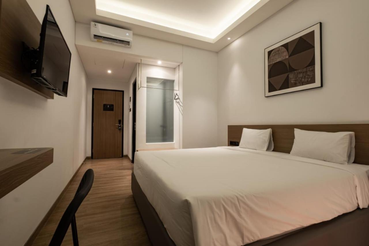 Assa Hotel Semarang Exterior photo